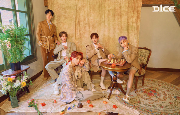 [사진 = 디원스엔터테인먼트 제공]