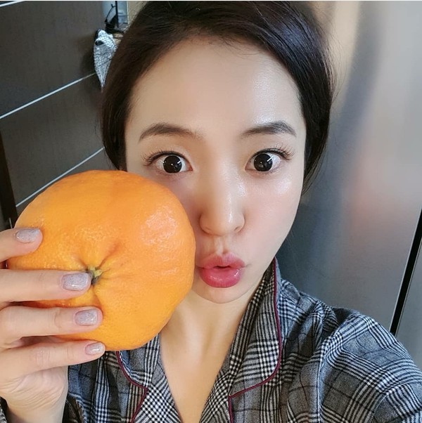 [사진 = 홍자  인스타그램]