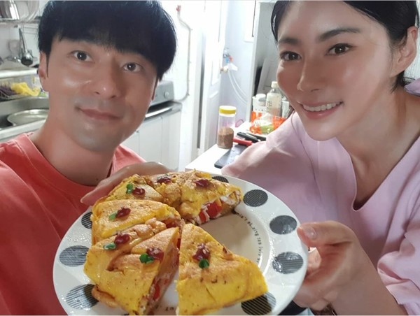 [사진 = 윤주만 인스타그램]