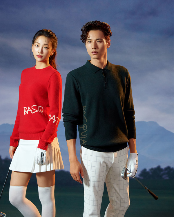 '바스키아 골프니트'를 를 입고 있는 원빈, 지이수 화보컷./사진제공=CJ ENM 오쇼핑부문