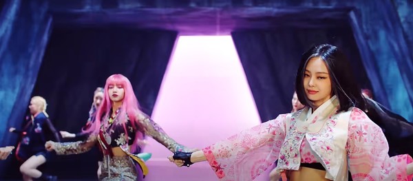 [사진 = 블랙핑크 뮤비 속 한복/ KBS 제공]