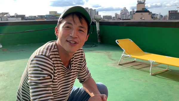 [“(코로나19 이전에) 제일 많이 시간을 보낸 게 공연이에요. 공연을 정말 많이 다녔는데 올해는 공연이 정말 없네. 대박“ - 라마 / 뮤지션 - / KBS 제공]