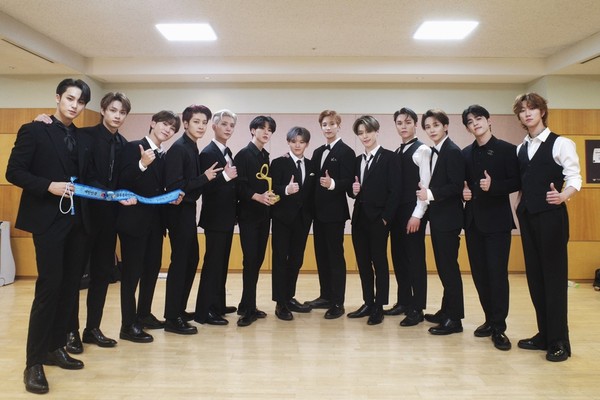 [사진 = 플레디스엔터테인먼트 제공]