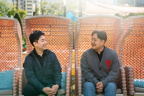 tvN '유 퀴즈 온 더 블럭'을 이끌어온 박근형(좌) 김민석(우) PD