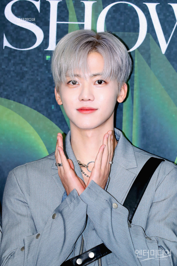 NCT DREAM(엔시티 드림) 재민 '꽃이 사람인척' [EM포토]