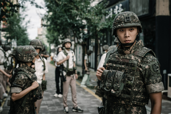 입시전쟁 중 진짜 총 든 고3, 이 세계관에 빠져드는 이유('방과후전쟁활동') < 드라마 < 엔터테인먼트 < 기사본문 - 엔터미디어